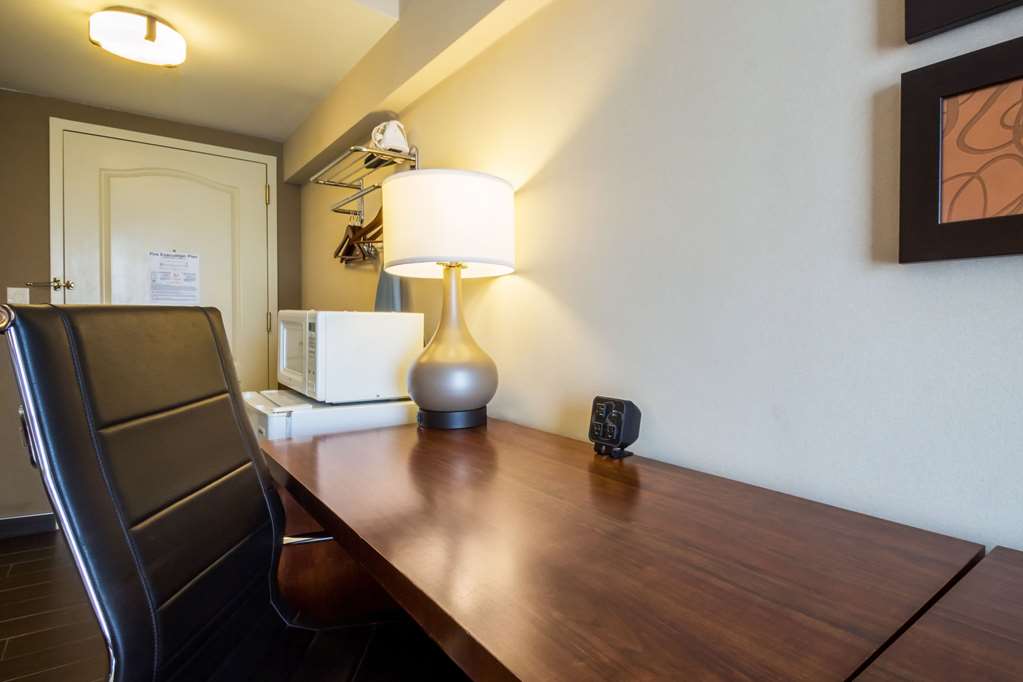 Comfort Suites At Woodbridge - thumb 9