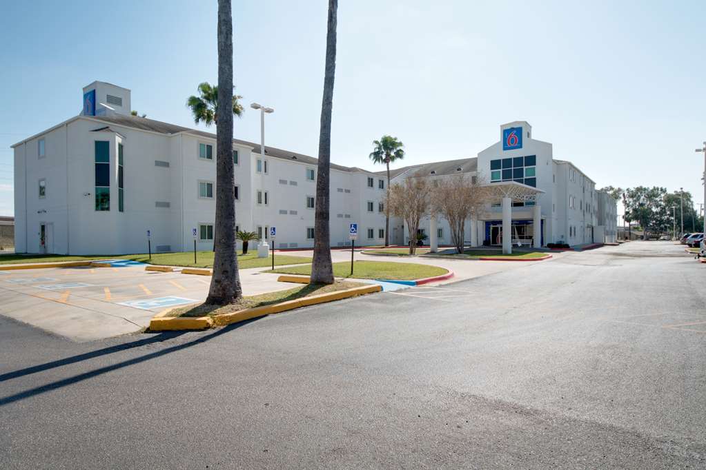 Motel 6 Brownsville - thumb 3