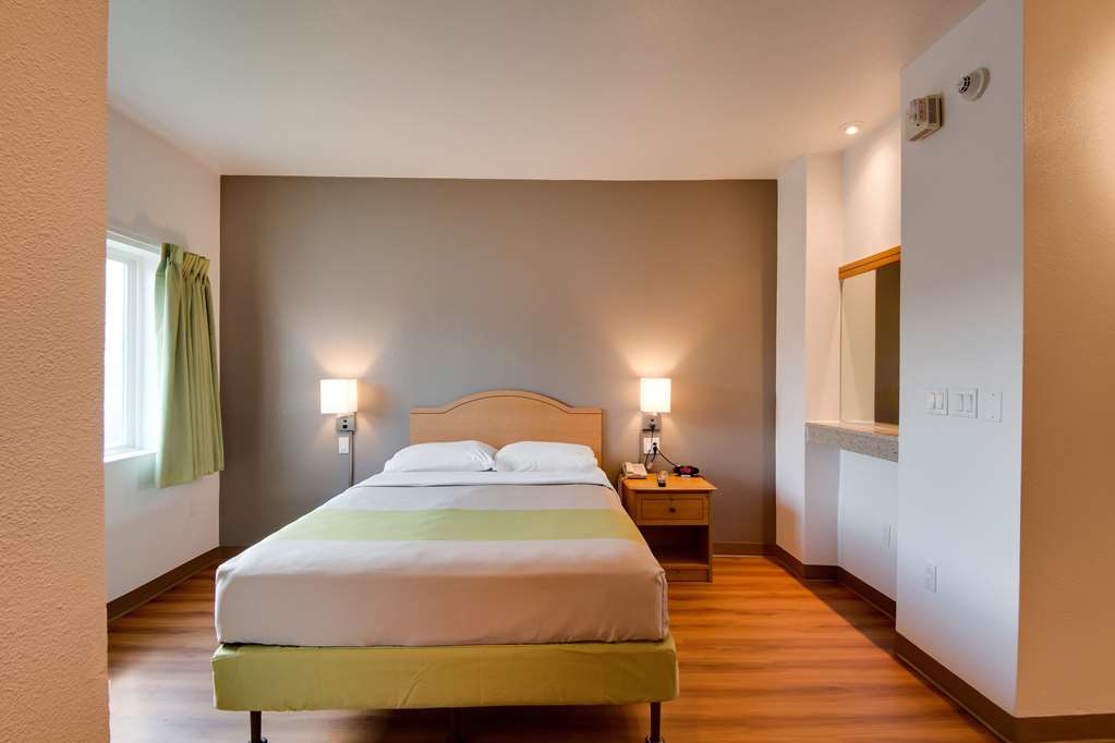 Motel 6 Brownsville - thumb 12