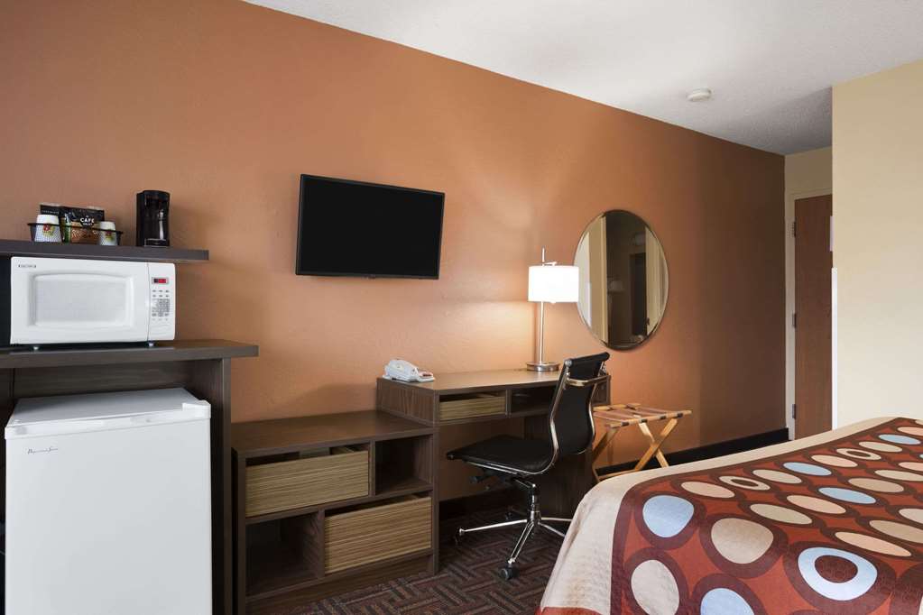 Super 8 Marion - thumb 10