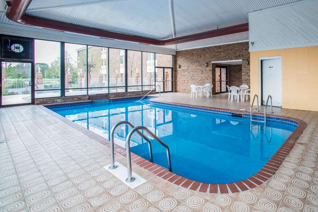 Econo Lodge - thumb 11