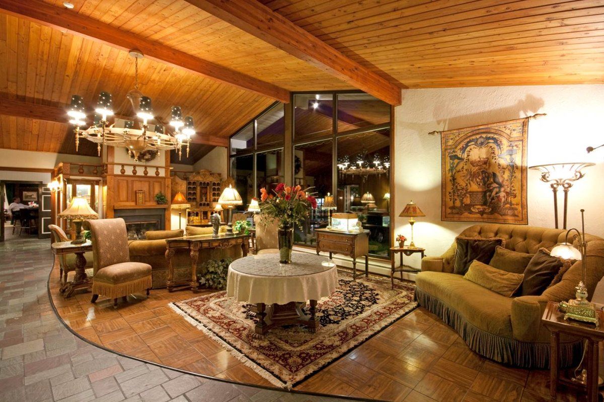 Crescent Lodge & Country Inn - thumb 1