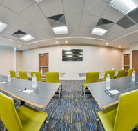 Holiday Inn Express  Suites Chadron - Accommodation Alabama