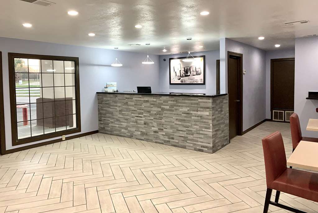 Super 8 Canton - thumb 2