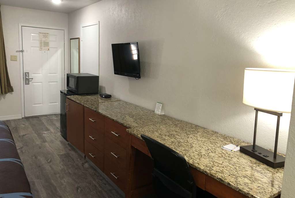 Super 8 Canton - thumb 9