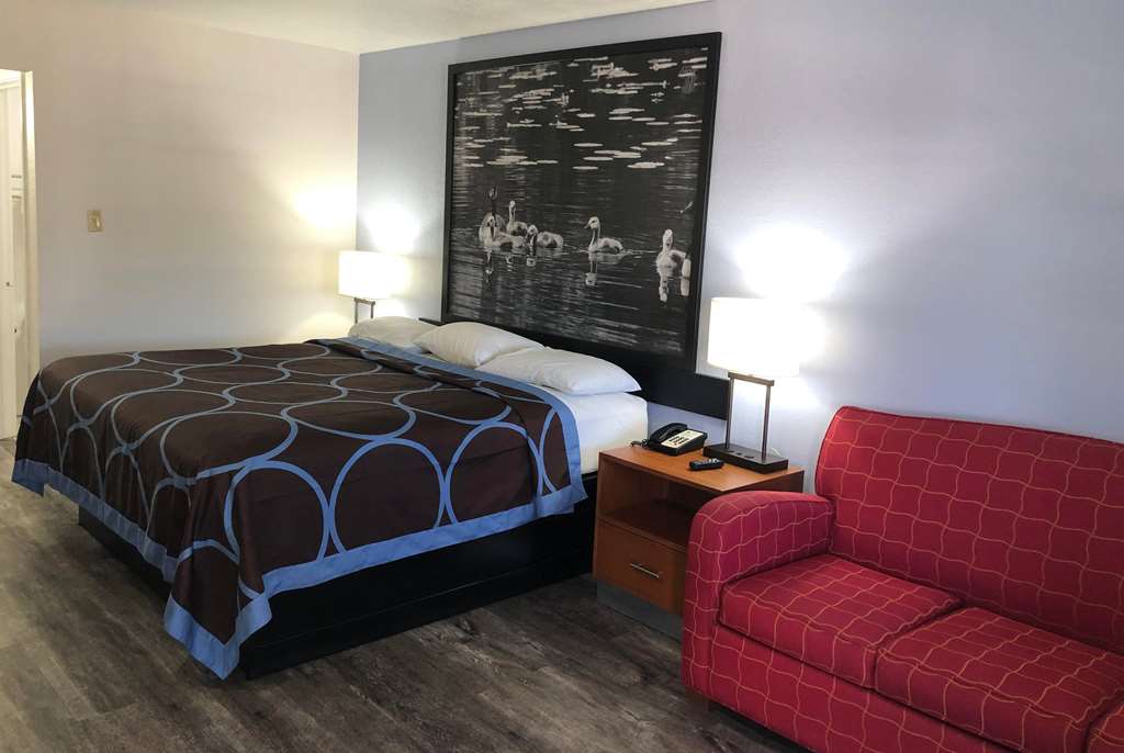 Super 8 Canton - thumb 11