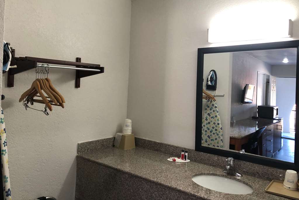 Super 8 Canton - thumb 13