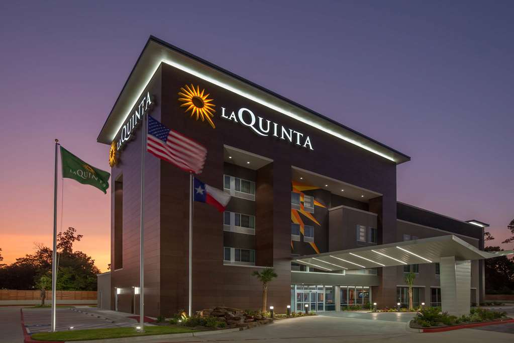 La Quinta Inn & Suites Houston East I-10 - thumb 1
