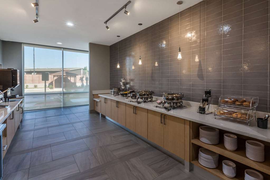 La Quinta Inn & Suites Houston East I-10 - thumb 15