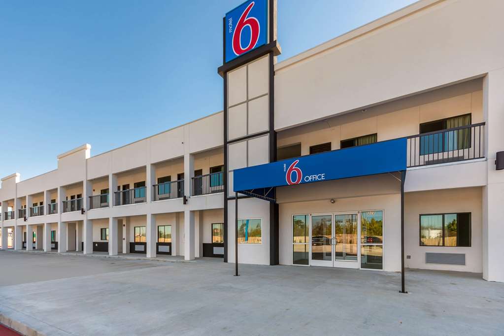 Motel 6 Channelview - thumb 4