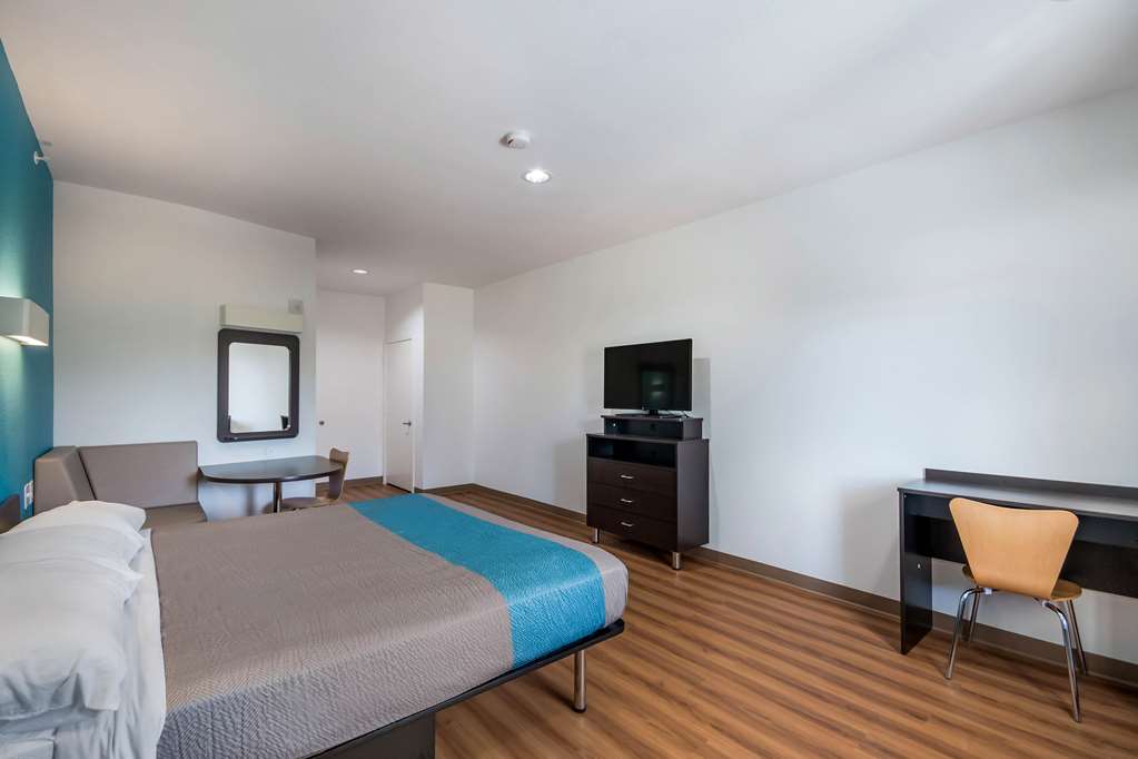 Motel 6 Channelview - thumb 9