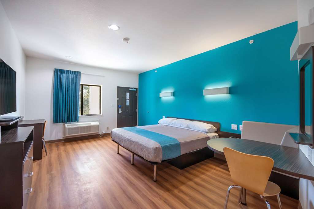 Motel 6 Channelview - thumb 12