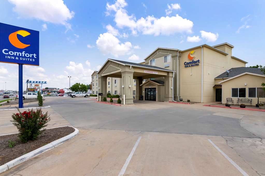 Comfort Inn & Suites - thumb 0