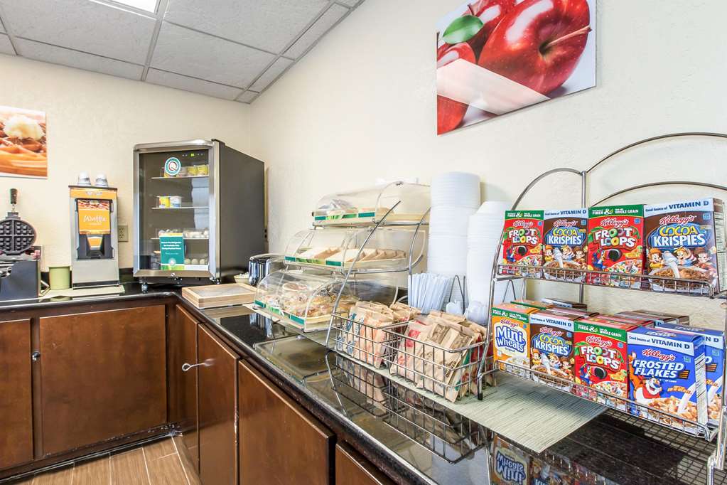 Quality Inn Fitzgerald - thumb 12