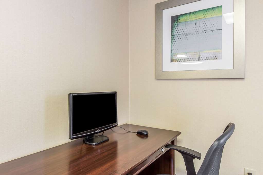 Quality Inn Fitzgerald - thumb 17