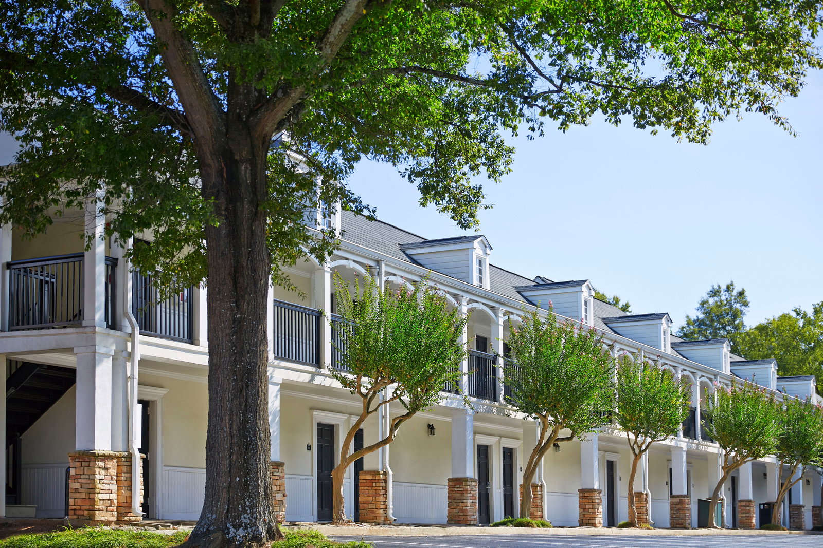 Graduate Athens - thumb 2