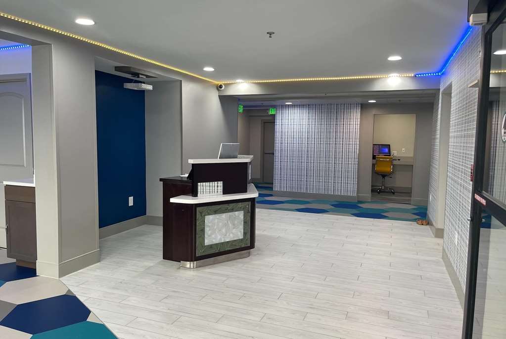 Microtel Inn & Suites By Wyndham Athens - thumb 4
