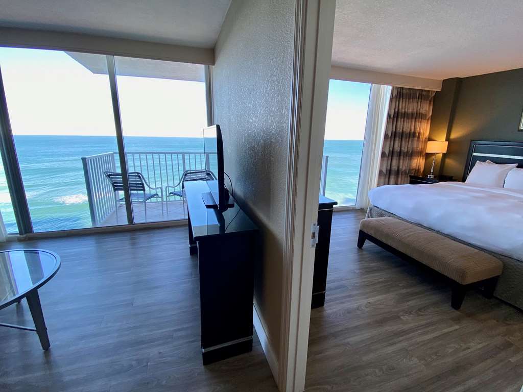 Radisson Suite Hotel Oceanfront - thumb 2