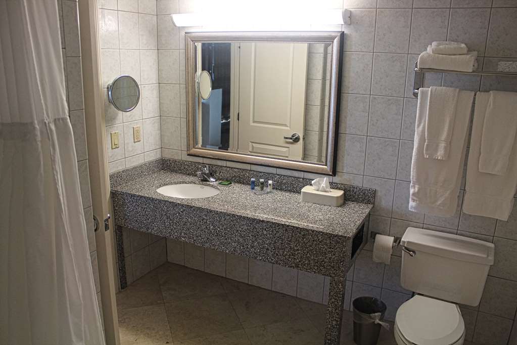 Radisson Suite Hotel Oceanfront - thumb 3