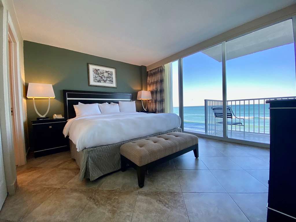 Radisson Suite Hotel Oceanfront - thumb 8