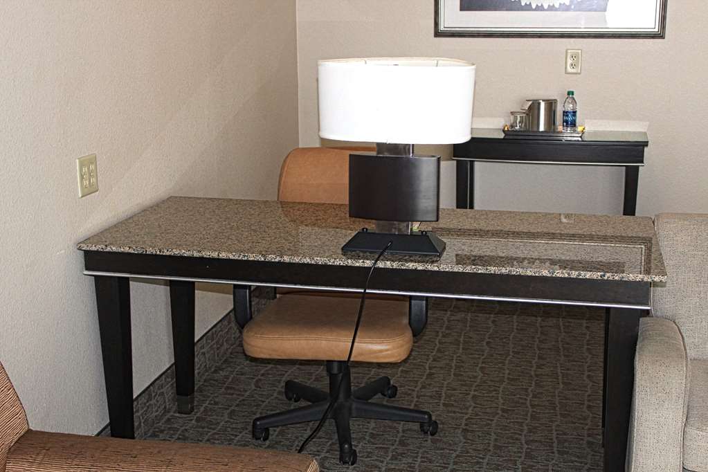 Radisson Suite Hotel Oceanfront - thumb 15