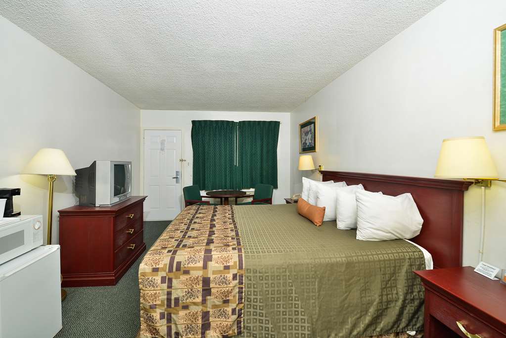 Americas Best Value Inn Chico - thumb 9