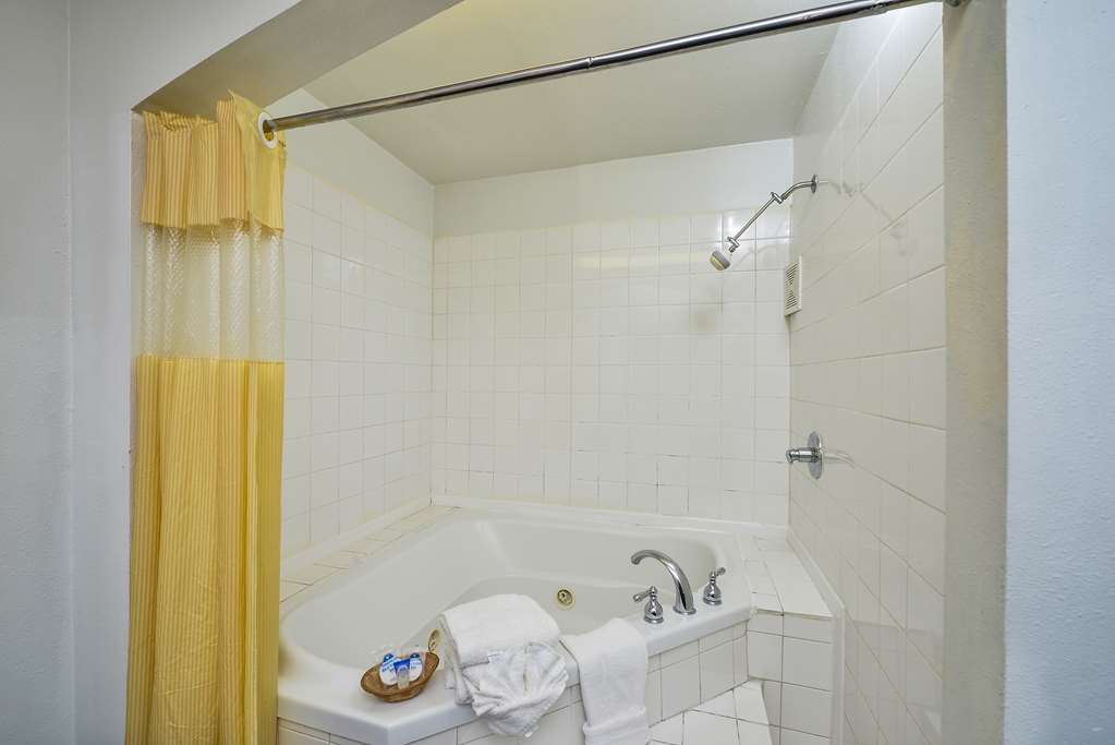 Americas Best Value Inn Chico - thumb 11