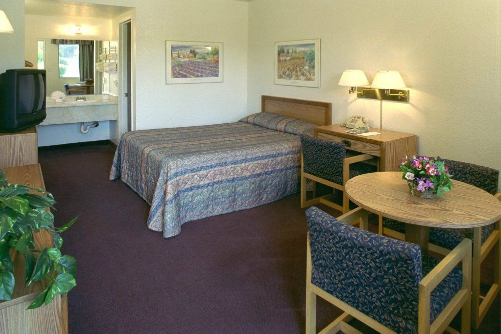 Vagabond Inn Fresno - thumb 7