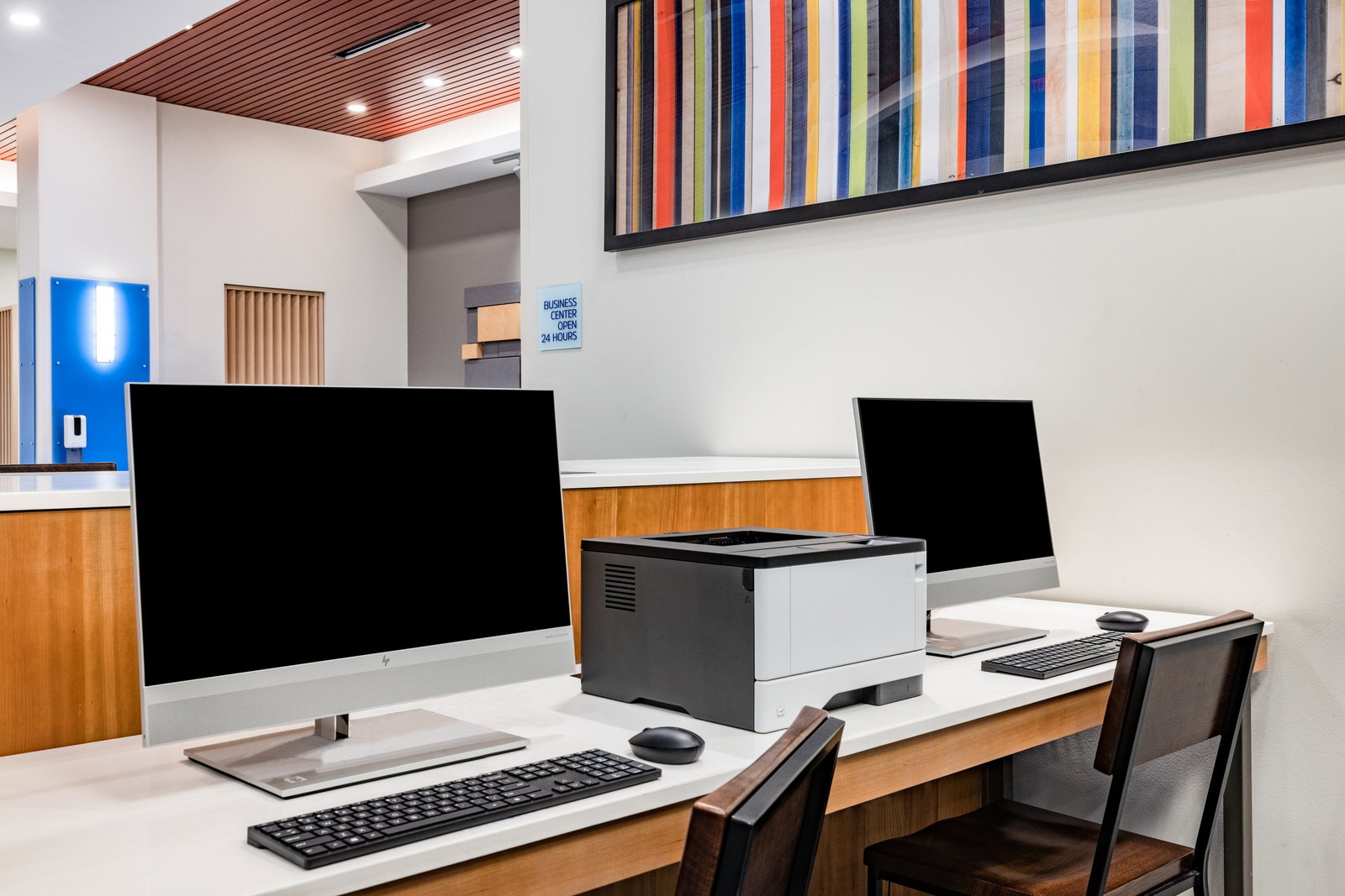 Holiday Inn Express & Suites Downtown - thumb 16