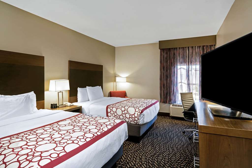 La Quinta Inn & Suites Tuscaloosa - thumb 11