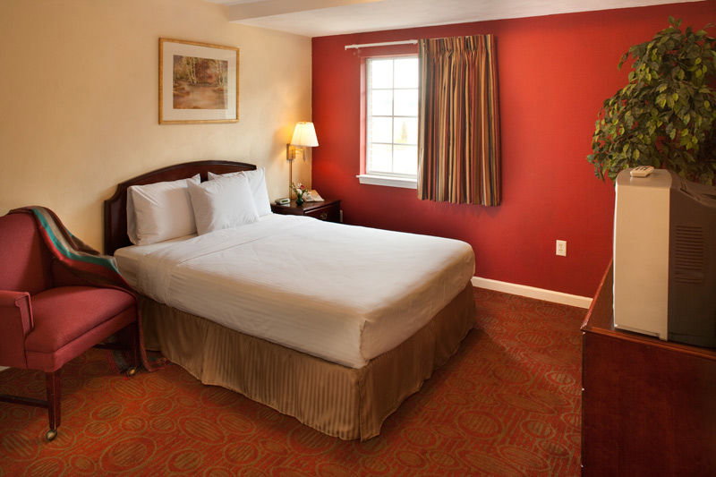 Luxbury Inn & Suites - thumb 0