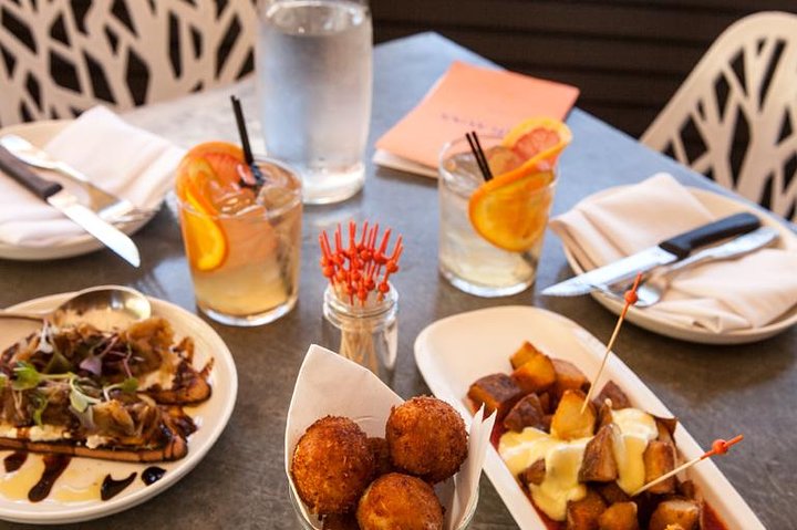 Healdsburg Small-Group Food and Wine Walking Tour