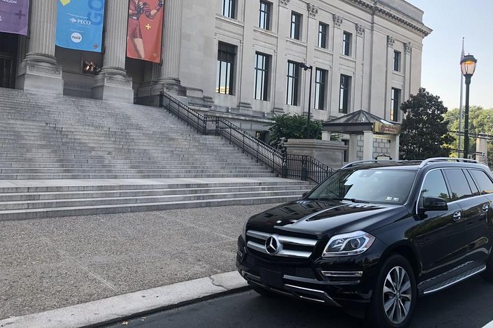 Black Sedan Personal Car Service - thumb 1